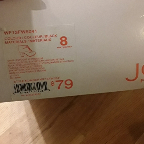 BNWT black  suede bootie with white heel - Picture 5 of 5